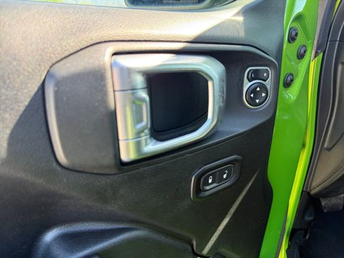 Used 2018 Jeep Wrangler Unlimited Sport S AWD/4WD image 13
