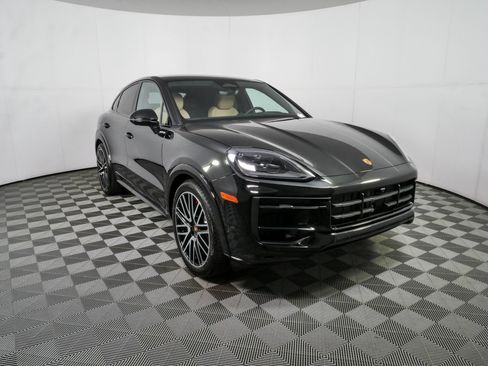 New 2026 Porsche Cayenne GTS AWD/4WD image 29