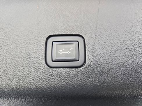 Used 2023 Chevrolet Traverse RS w/ LPO, Floor Liner Package image 35