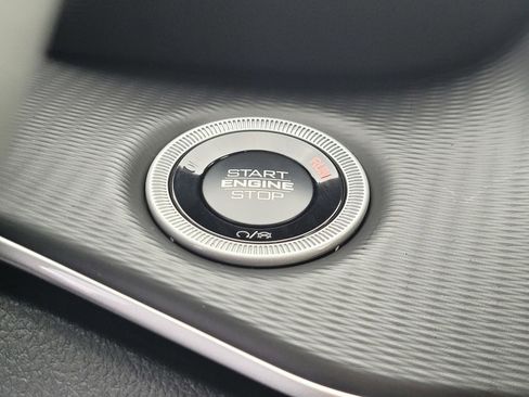 New 2025 Jeep Grand Cherokee Altitude image 19