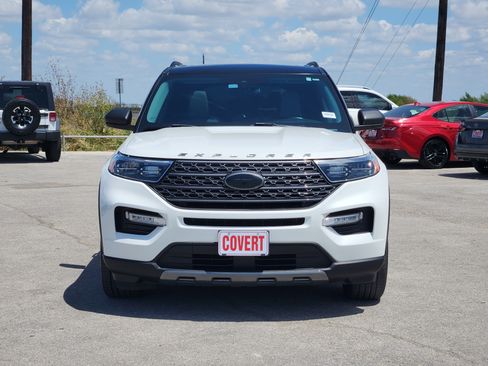 Used 2021 Ford Explorer XLT w/ Equipment Group 202A RWD image 2