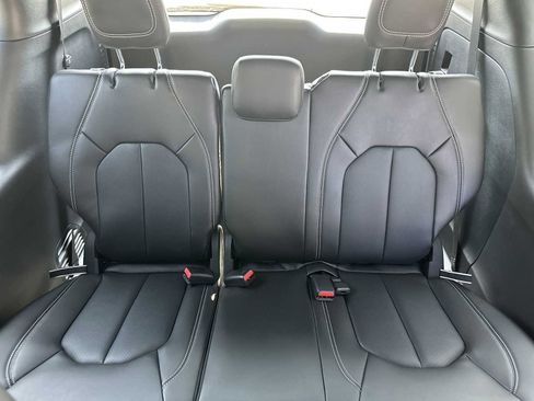 New 2026 Chrysler Pacifica Select image 21
