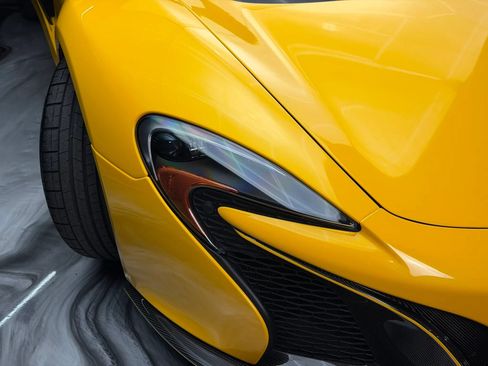 Used 2015 McLaren 650S Spider RWD image 9