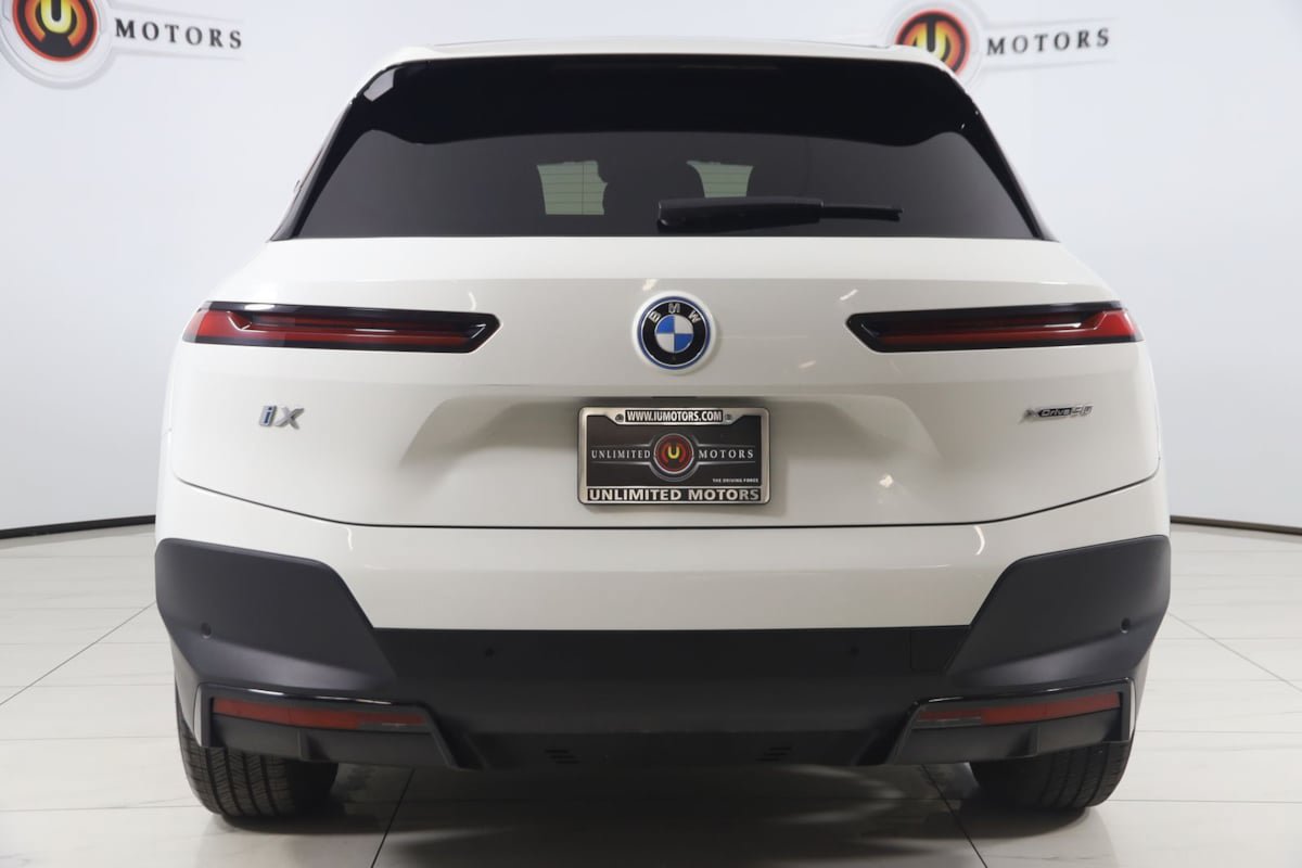 Used 2023 BMW iX xDrive50 AWD/4WD image 51