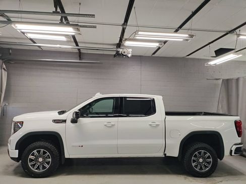 Used 2025 GMC Sierra 1500 AT4 AWD/4WD image 14