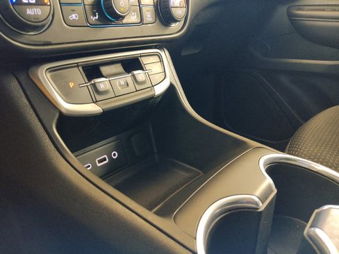 Used 2022 GMC Terrain SLE w/ Driver Convenience Package FWD image 26