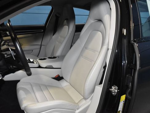 Used 2023 Porsche Panamera 4 Platinum Edition image 5