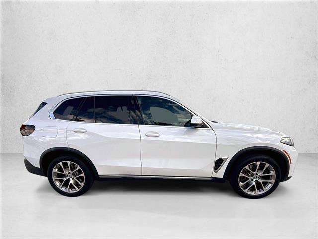 Certified 2024 BMW X5 sDrive40i w/ Premium Package RWD image 5