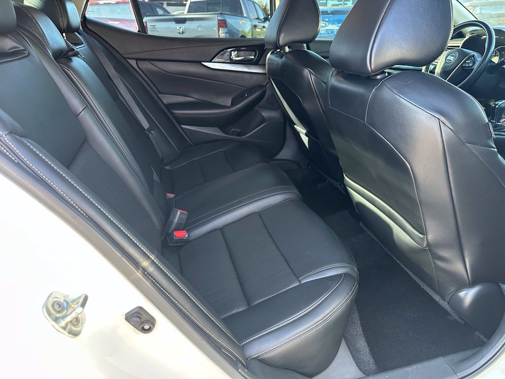 Used 2021 Nissan Maxima 3.5 SV w/ Floor Mat Group FWD image 22