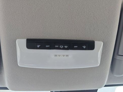 Certified 2025 Nissan Versa S w/ Trunk Package image 7