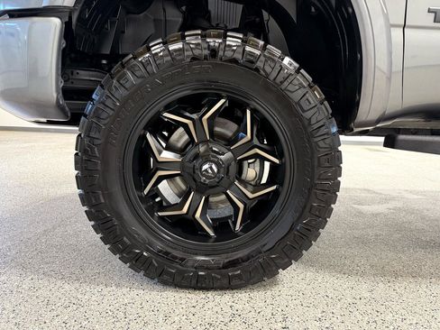 Used 2019 Nissan Titan PRO-4X w/ Pro-4x Convenience Package image 9