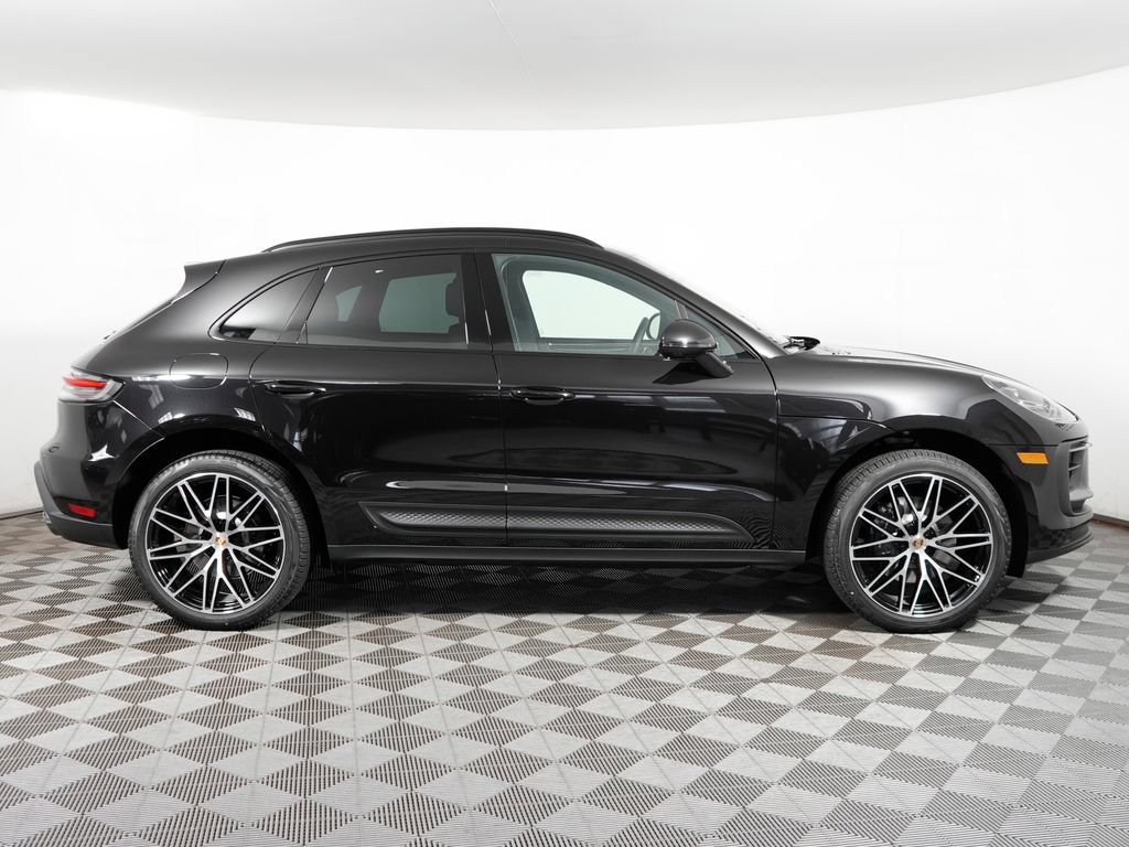 Used 2026 Porsche Macan AWD/4WD image 8