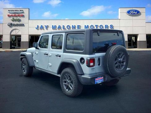 Used 2024 Jeep Wrangler Unlimited Sport AWD/4WD image 4