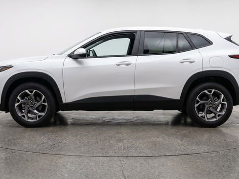 Used 2025 Chevrolet Trax LT w/ LT Convenience Package FWD image 5