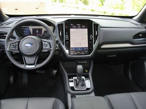 Certified 2025 Subaru Forester Limited AWD/4WD image 35