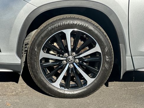 Certified 2022 Toyota Highlander XSE image 47