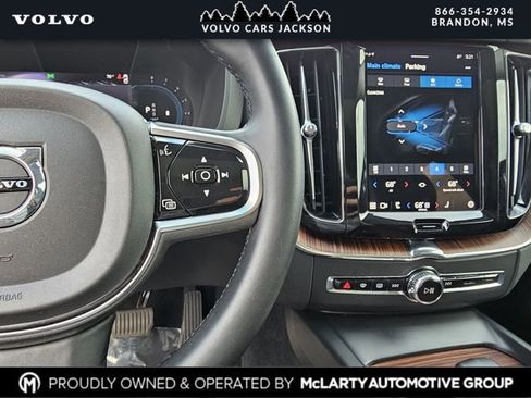 Used 2024 Volvo XC60 B5 Plus image 26