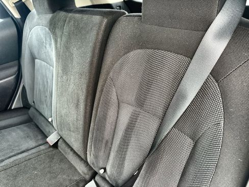 Used 2013 Nissan Rogue S FWD image 18