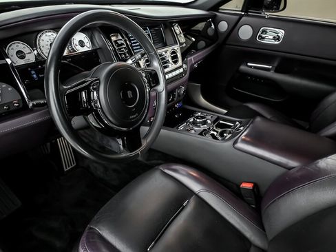 Used 2018 Rolls-Royce Wraith RWD image 17