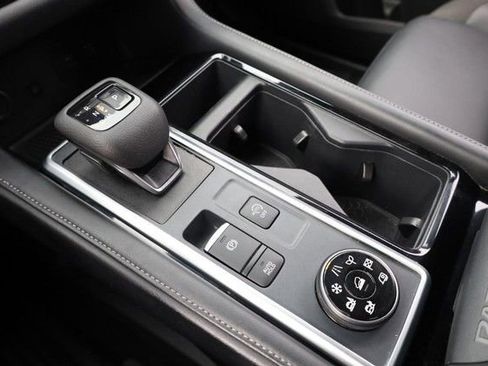 Certified 2025 Nissan Pathfinder SL AWD/4WD image 17