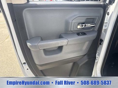 Used 2024 RAM 1500 Classic SLT AWD/4WD image 16