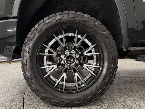 Used 2020 Chevrolet Silverado 3500 High Country w/ Technology Package AWD/4WD image 13