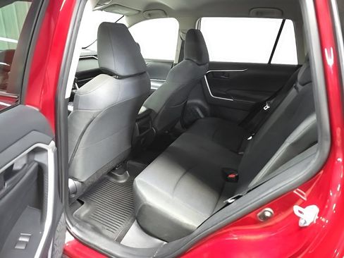 Used 2019 Toyota RAV4 LE w/ All Weather Liner Package AWD/4WD image 33