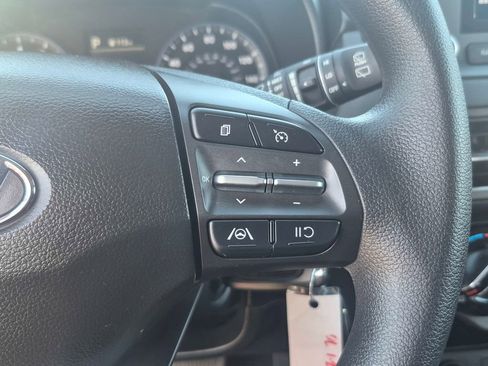Used 2022 Hyundai Kona SE image 29