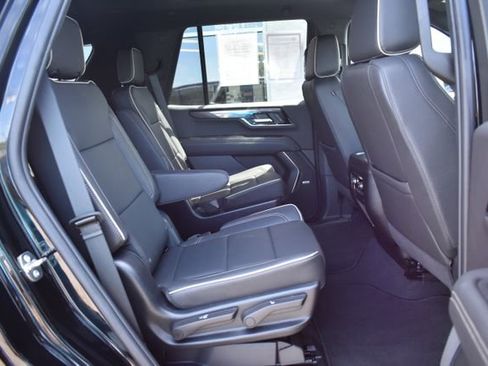 Used 2025 GMC Yukon Elevation AWD/4WD image 44