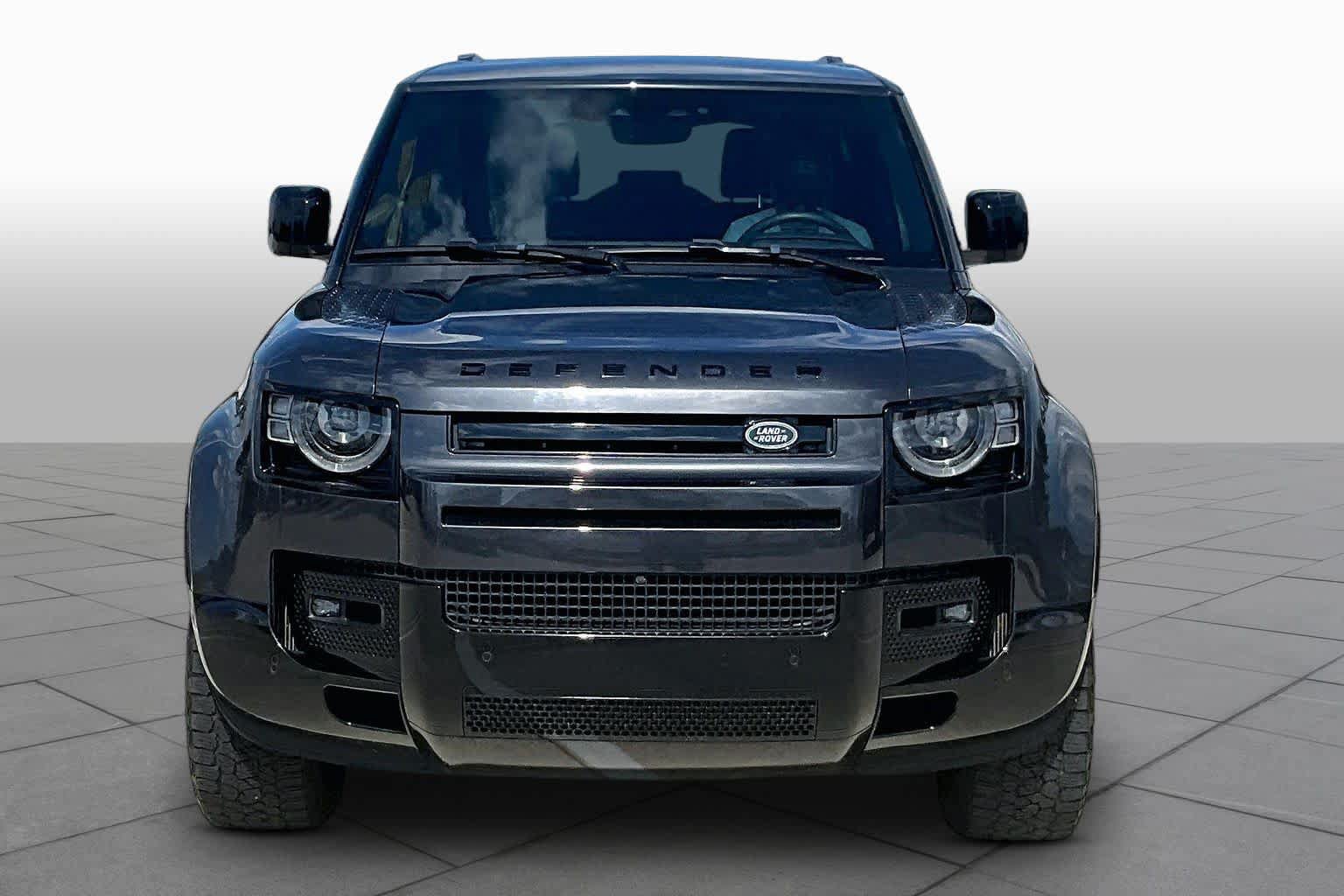 Used 2024 Land Rover Defender 90 X-Dynamic SE AWD/4WD image 3