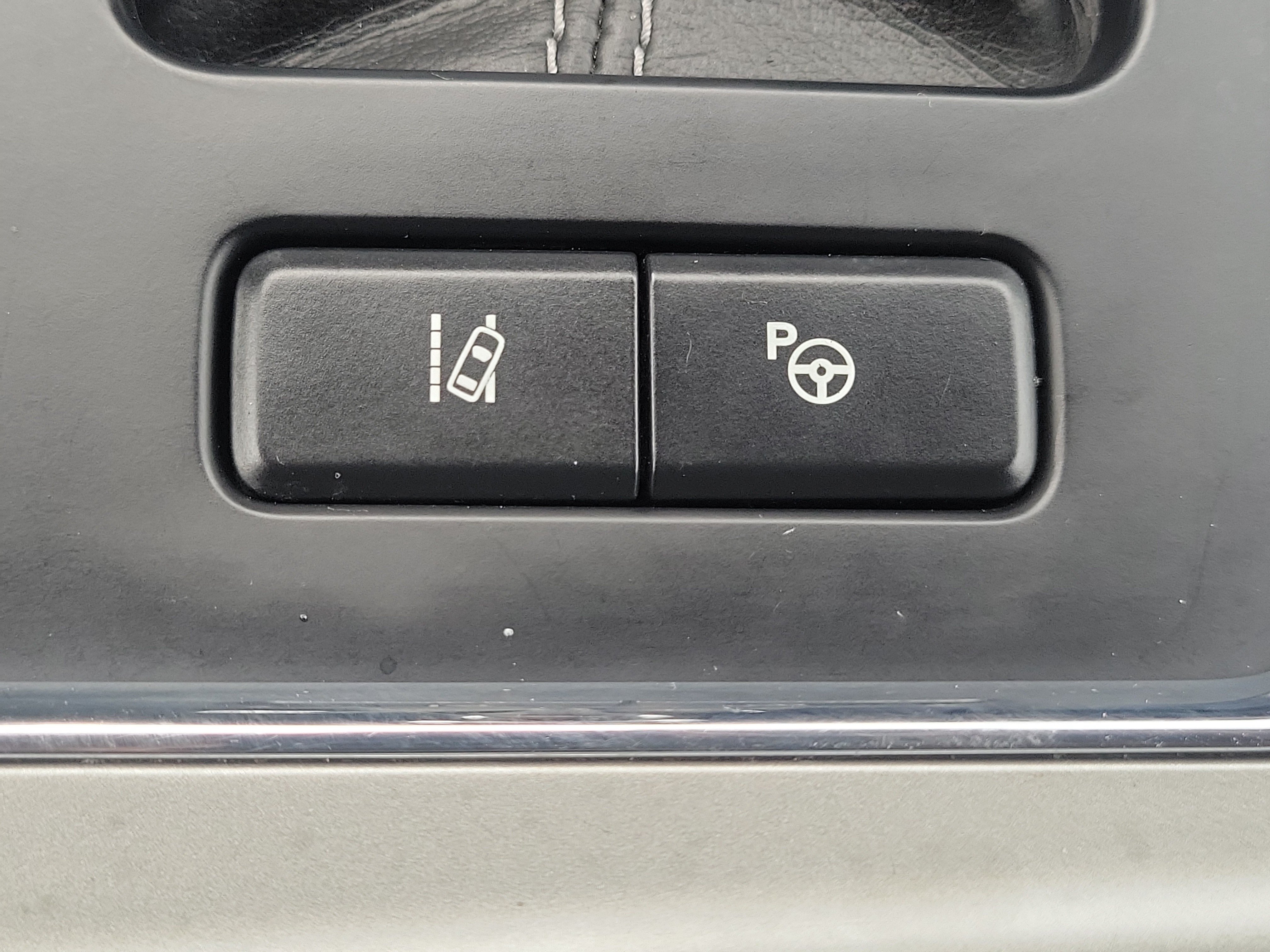 Used 2018 Ford F150 Lariat w/ Equipment Group 502A Luxury AWD/4WD image 28