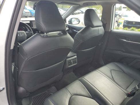 Used 2023 Toyota Camry XSE image 17