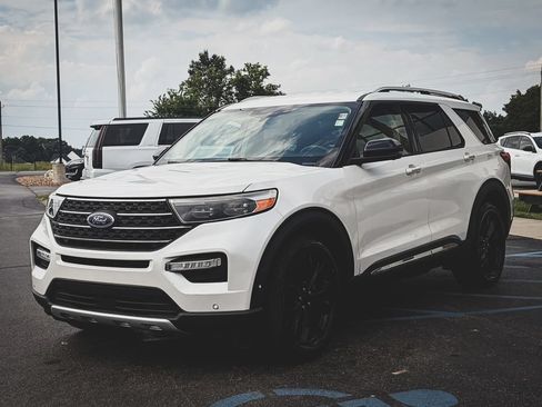 Used 2020 Ford Explorer Limited AWD/4WD image 16
