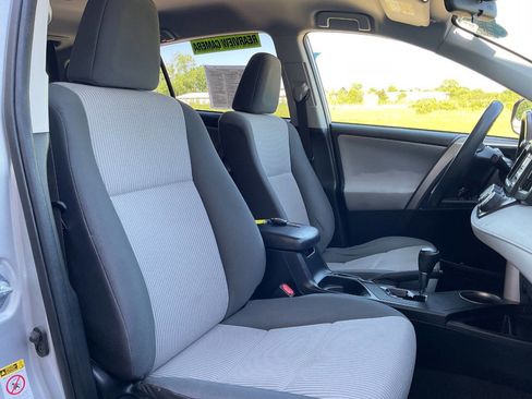 Used 2014 Toyota RAV4 LE FWD image 36