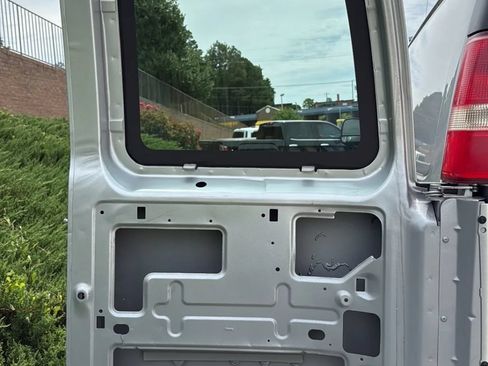 Used 2018 Chevrolet Express 2500 w/ Driver Convenience Package RWD image 29
