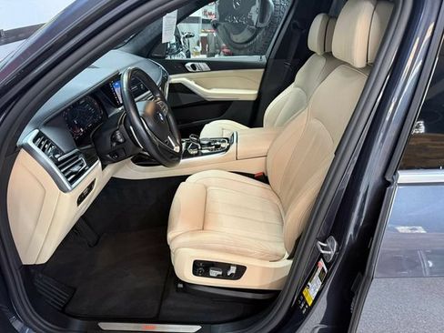 Used 2021 BMW X7 xDrive40i w/ Premium Package AWD/4WD image 17
