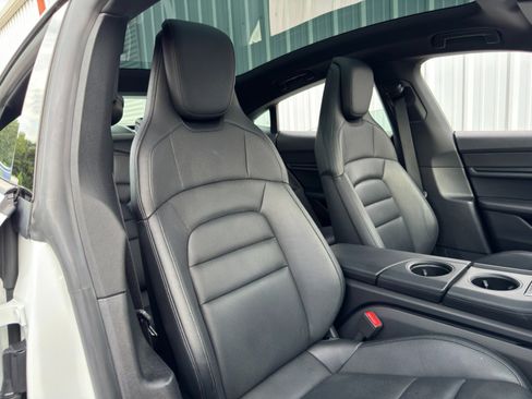 Used 2021 Porsche Taycan image 38