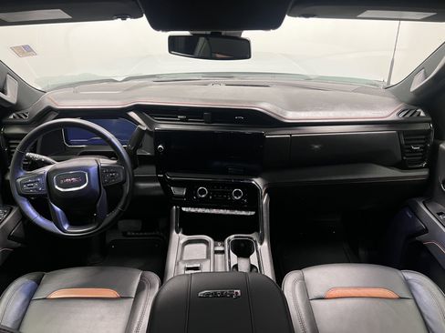 Used 2025 GMC Sierra 2500 AT4 image 14