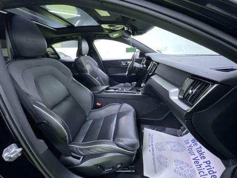 Used 2019 Volvo S60 T5 R-Design image 30