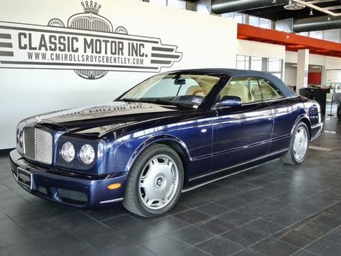 Used 2009 Bentley Azure RWD image 8