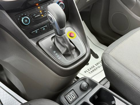 Used 2020 Ford Transit Connect XL image 30