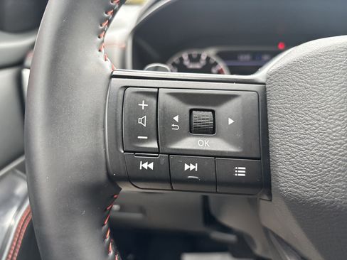 Used 2025 Nissan Rogue SV image 19