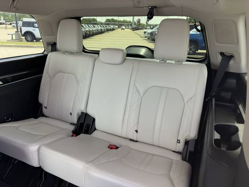 Used 2021 Ford Expedition Platinum AWD/4WD image 29