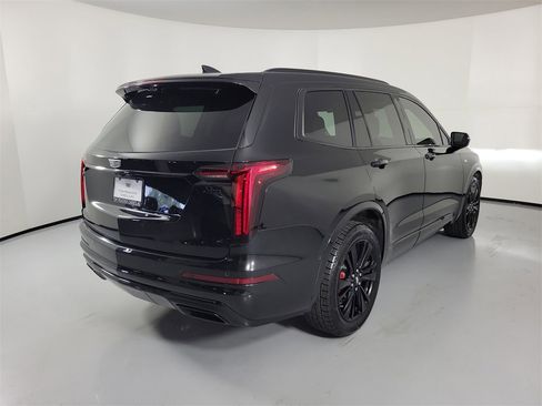 Certified 2023 Cadillac XT6 Premium Luxury w/ Technology Package image 4