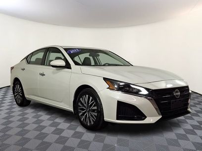 Used 2023 Nissan Altima 2.5 SV