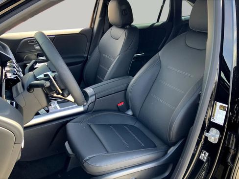 New 2025 Mercedes-Benz GLA 35 AMG 4MATIC image 16
