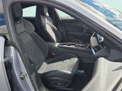 Used 2022 Audi e-tron GT Premium Plus AWD/4WD image 21