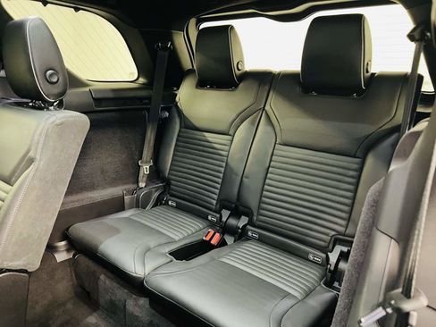 Used 2018 Land Rover Discovery HSE AWD/4WD image 22