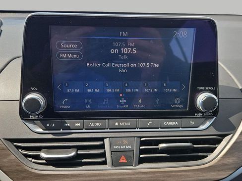 Used 2025 Nissan Altima 2.5 SV FWD image 19