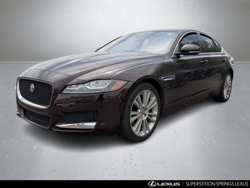 Used 2020 Jaguar XF Prestige image 5